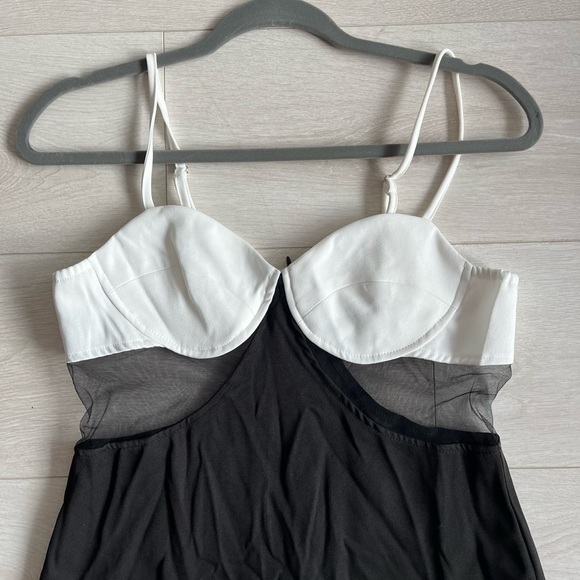 Adorable mini dress - Picture 2 of 3